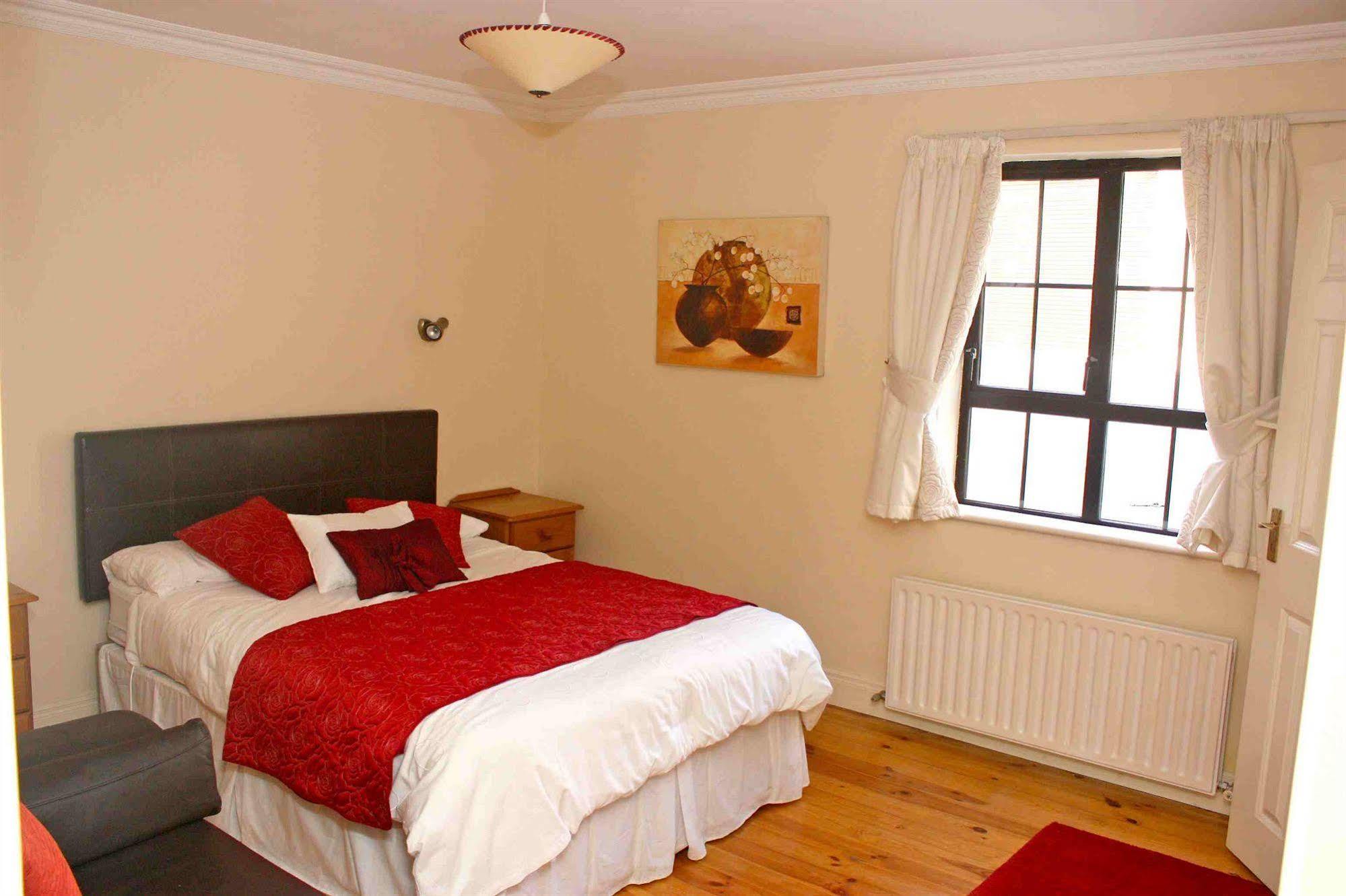 Pearse Road Rooms Donegal Town Eksteriør billede